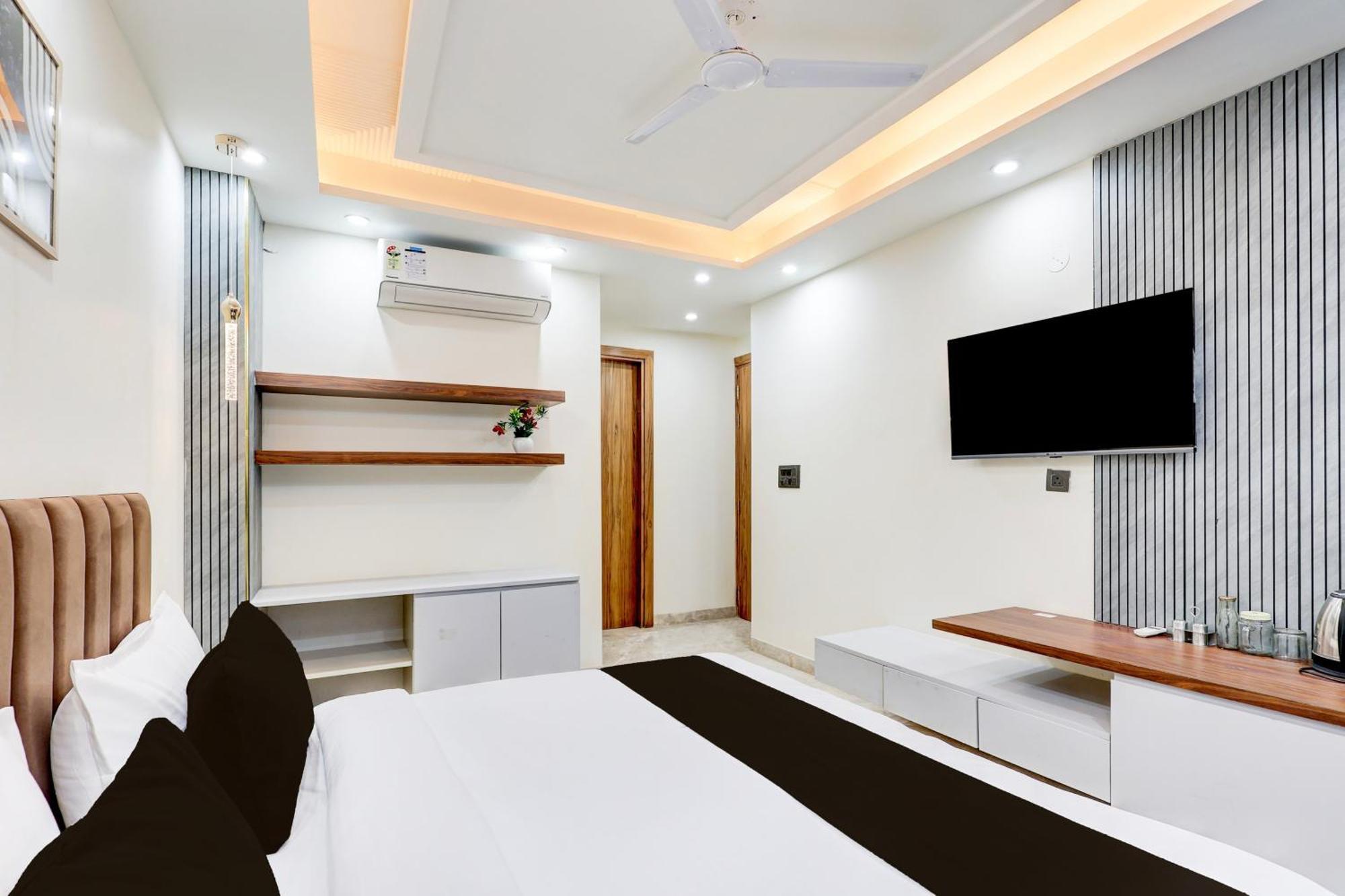 Super Hotel O Sector 43 Gurgaon Exterior photo