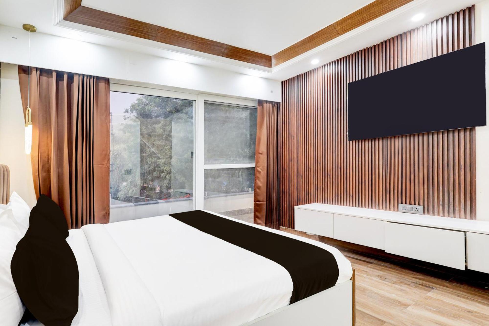 Super Hotel O Sector 43 Gurgaon Exterior photo